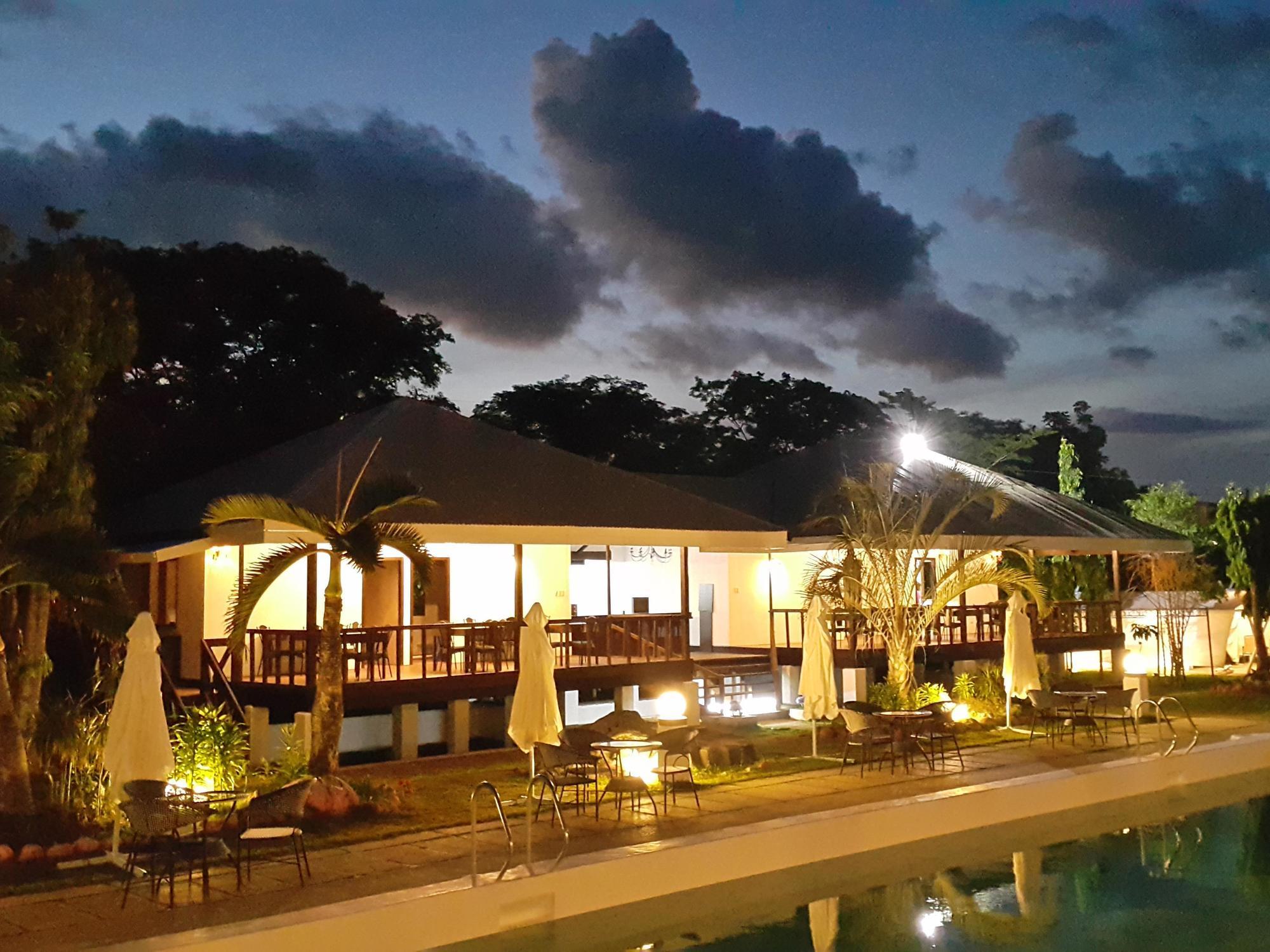 Blue Hotel And Resort Calamba  Exteriér fotografie